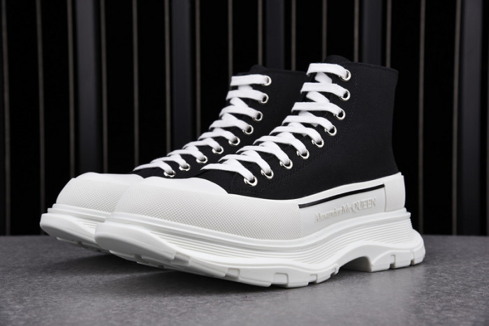 ale*d*r M*Q*en sneakers