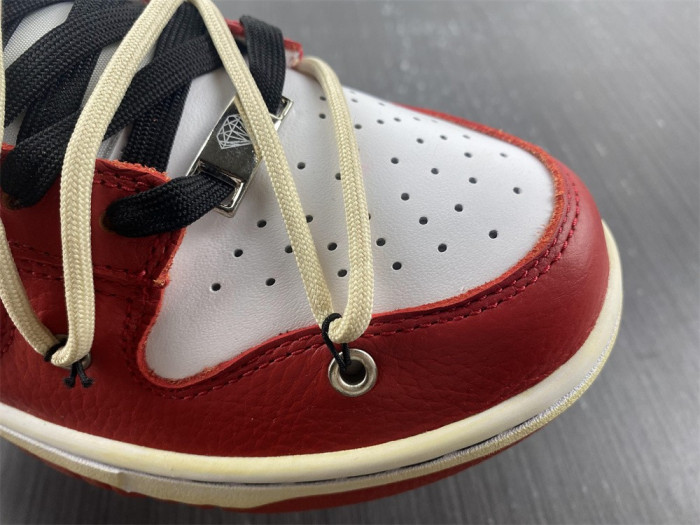 NIKE DUNK LOW EMB CHICAGO KNICKS