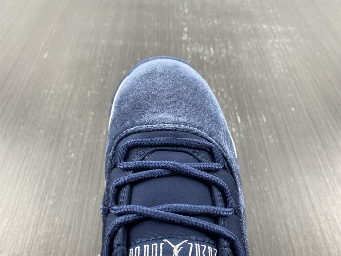 Air Jordan 11 WMNS “Midnight Navy” AR0715-441