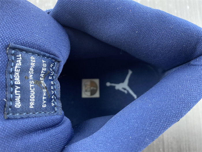 Air Jordan 11 WMNS “Midnight Navy” AR0715-441