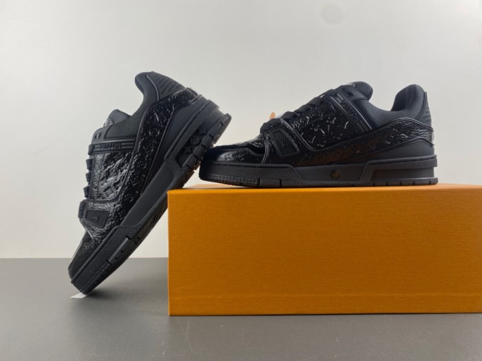 l0*is V*t0n lv trainer lvt-198