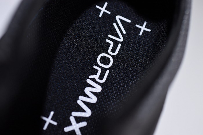 Nike Air VaporMax 2019 “Triple Black” AR6631-004