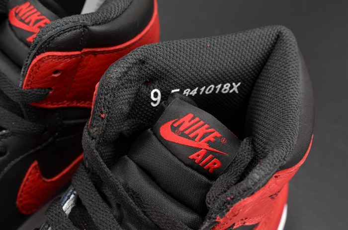 Air Jordan 1 Retro High OG “Banned” red mens 555088-001