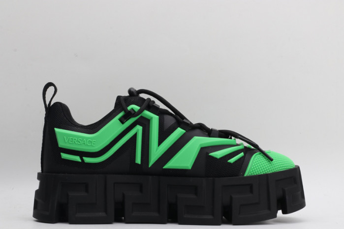 VERSA CHAIN REACTION SNEAKERS