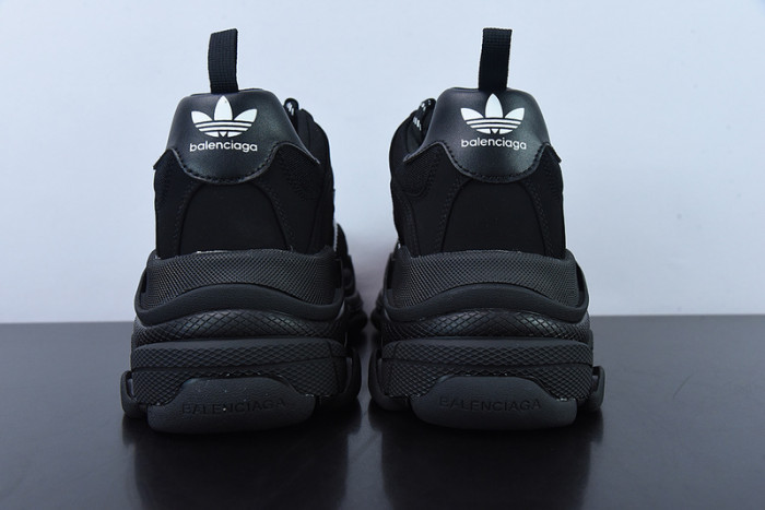 BL TRIPLE S TRAINERS