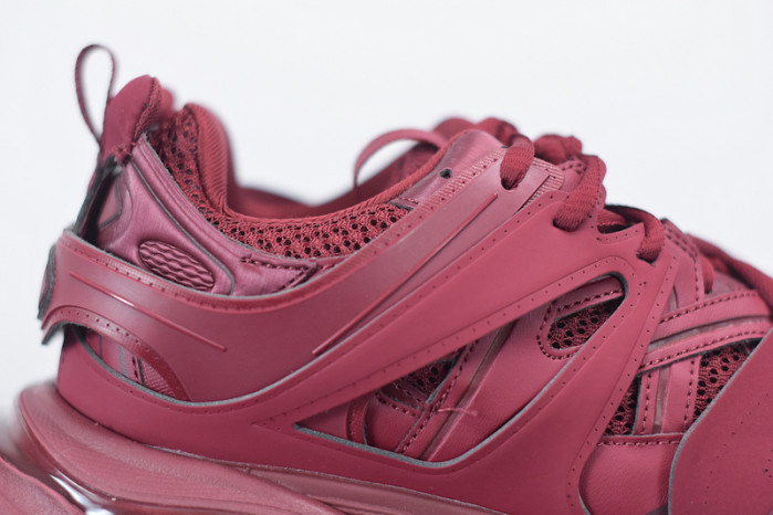 BC TRAINERS TRACK 2.0 542023 W2LA1 5504