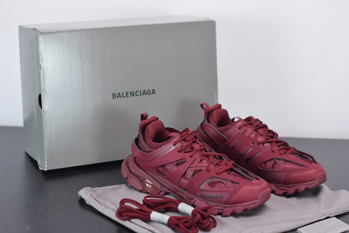 BC TRAINERS TRACK 2.0 542023 W2LA1 5504