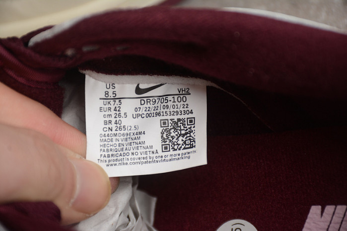 NIKE DUNK LOW “VALENTINE’S DAY” DR9705-100