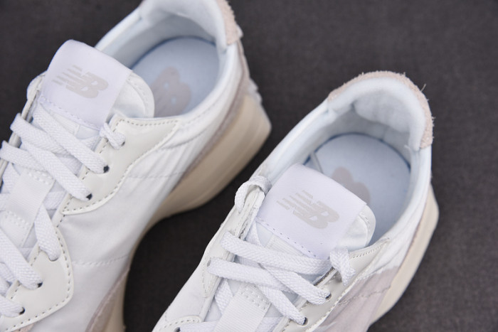 New Balance NB327F