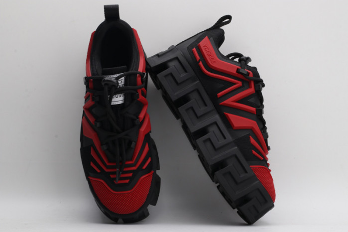 VERSA CHAIN REACTION SNEAKERS