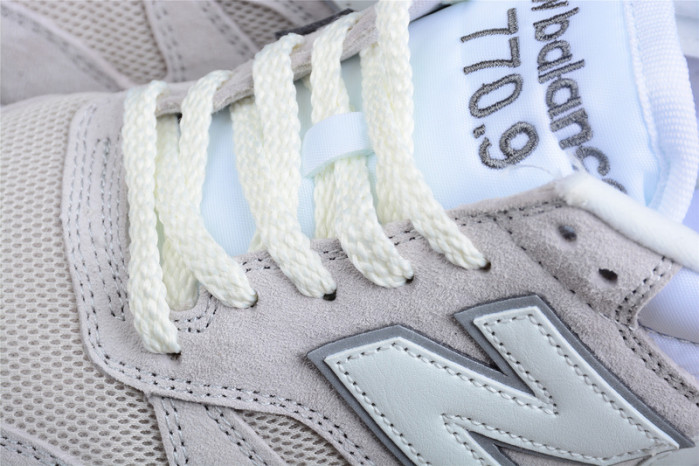 New Balance M7709CV *Caviar & Vodka*