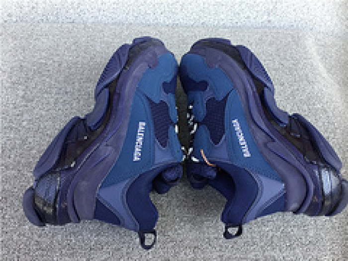 BL TRIPLE TRAINER ‘RED -BLUE ‘ 544351 WO901 4107