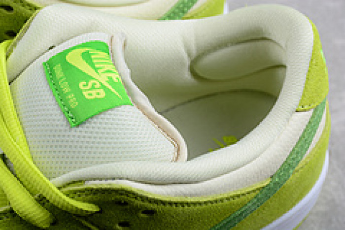 NIKE SB DUNK LOW “GREEN APPLE” DM0807-300