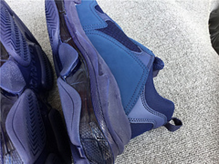 BL TRIPLE TRAINER ‘RED -BLUE ‘ 544351 WO901 4107