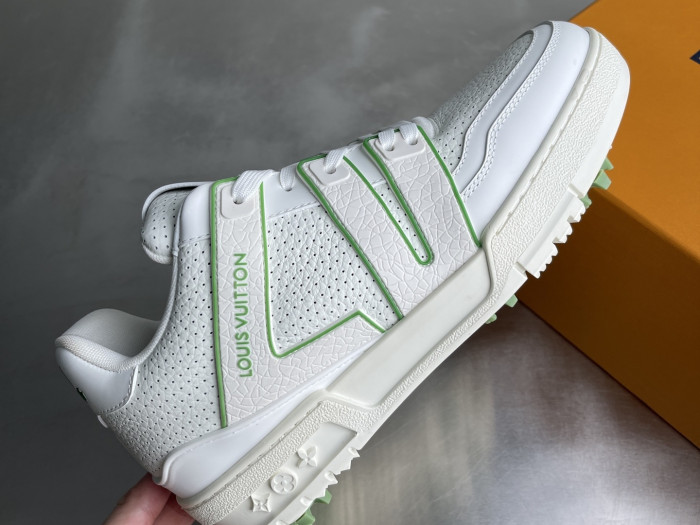 l0*is V*t0n lv trainer lvt-226