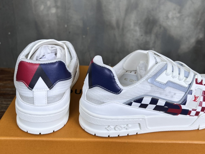 l0*is V*t0n lv trainer lvt-220