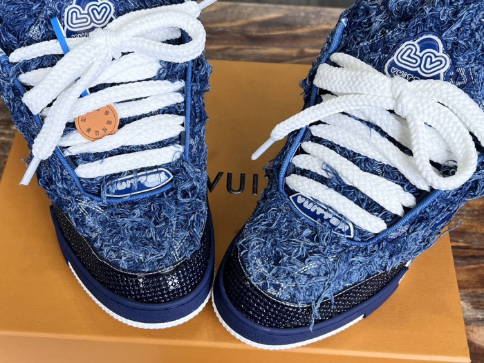 l0*is V*t0n lv trainer lvt-218