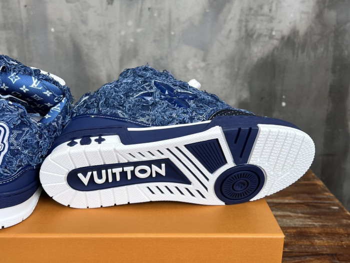 l0*is V*t0n lv trainer lvt-218