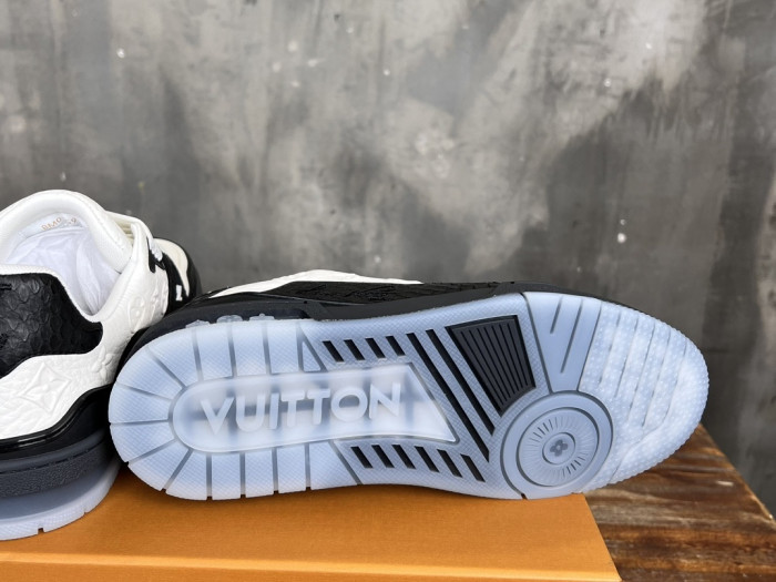 l0*is V*t0n lv trainer lvt-216